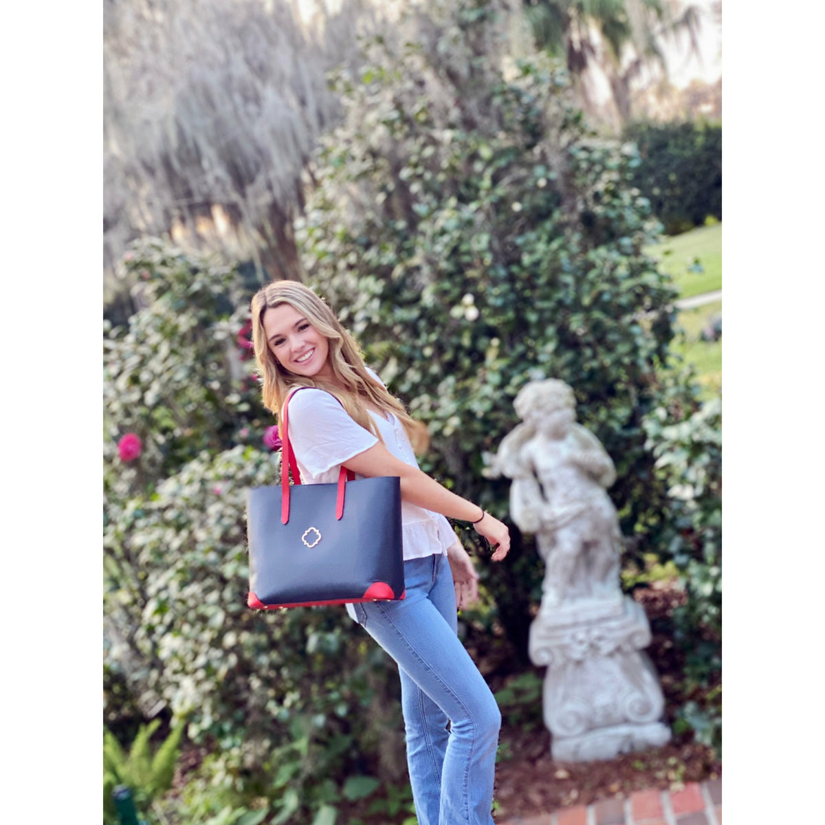 Atlas Tote in Navy/Red - Darling Clutch Company