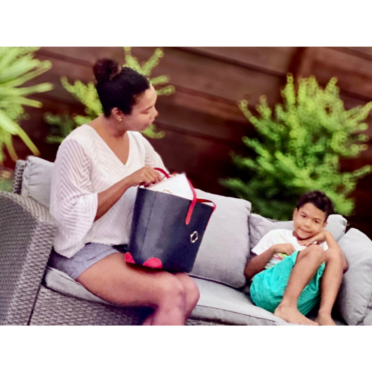 Atlas Tote in Navy/Red - Darling Clutch Company