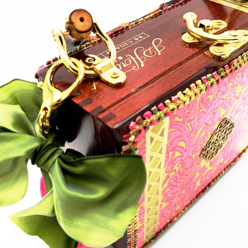 Lilly Chic Bag - Darling Clutch Company